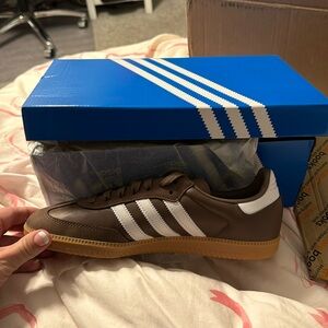 Adidas sambas women’s 10/ men’s 8.5 NEW!!